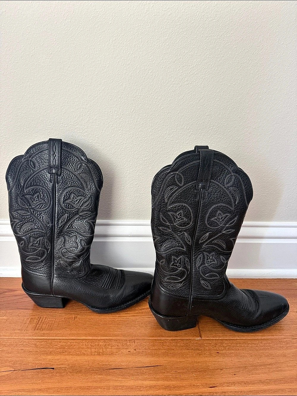 Ariat Heritage Blossom Western Boot Black Embroidered Western Boots size 6